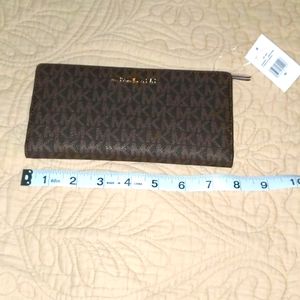 Michael kors jet set